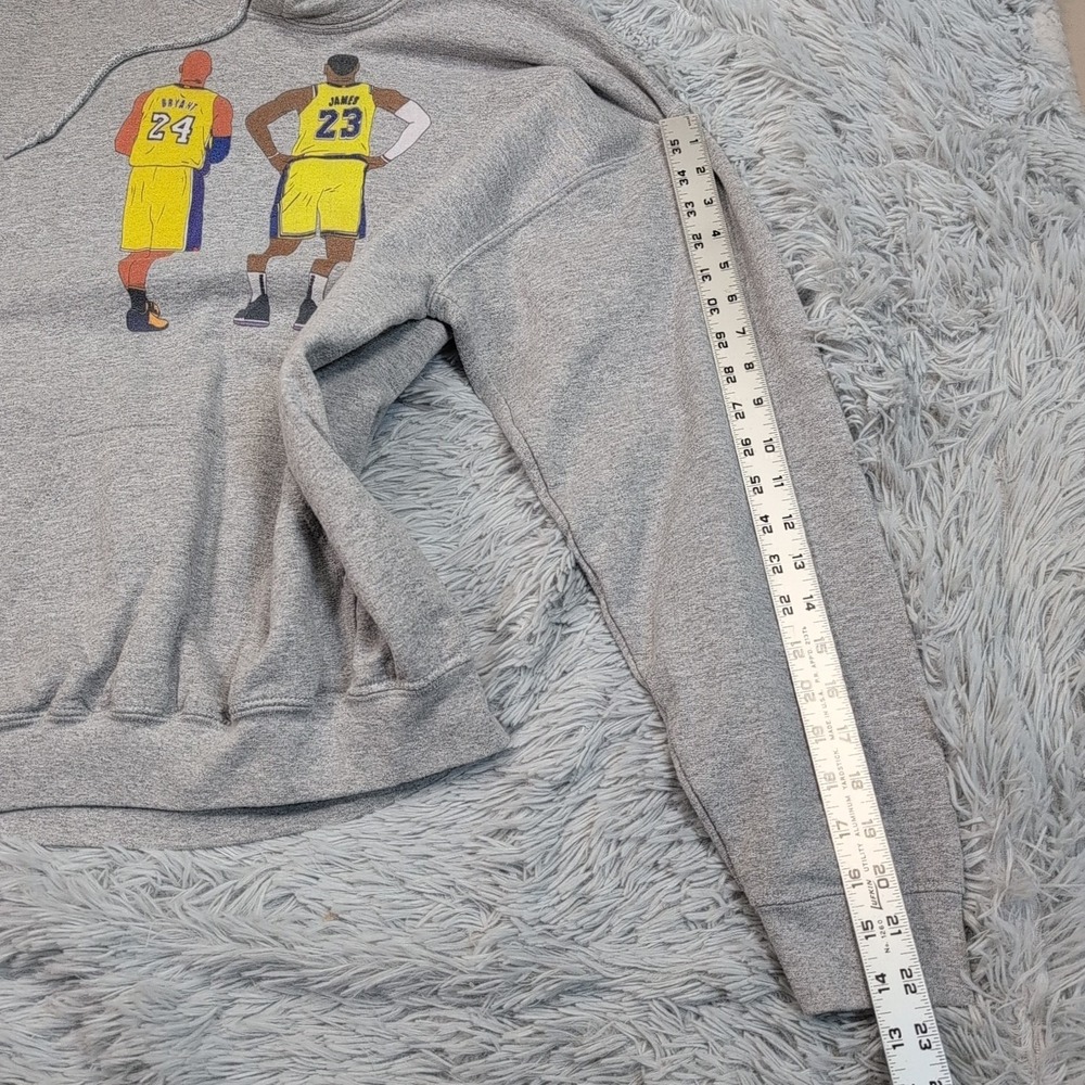 Kobe Bryant Lebron James Sweatshirt Mens L Gray Hoodie Pocket Street Wear - Picture 10 of 10